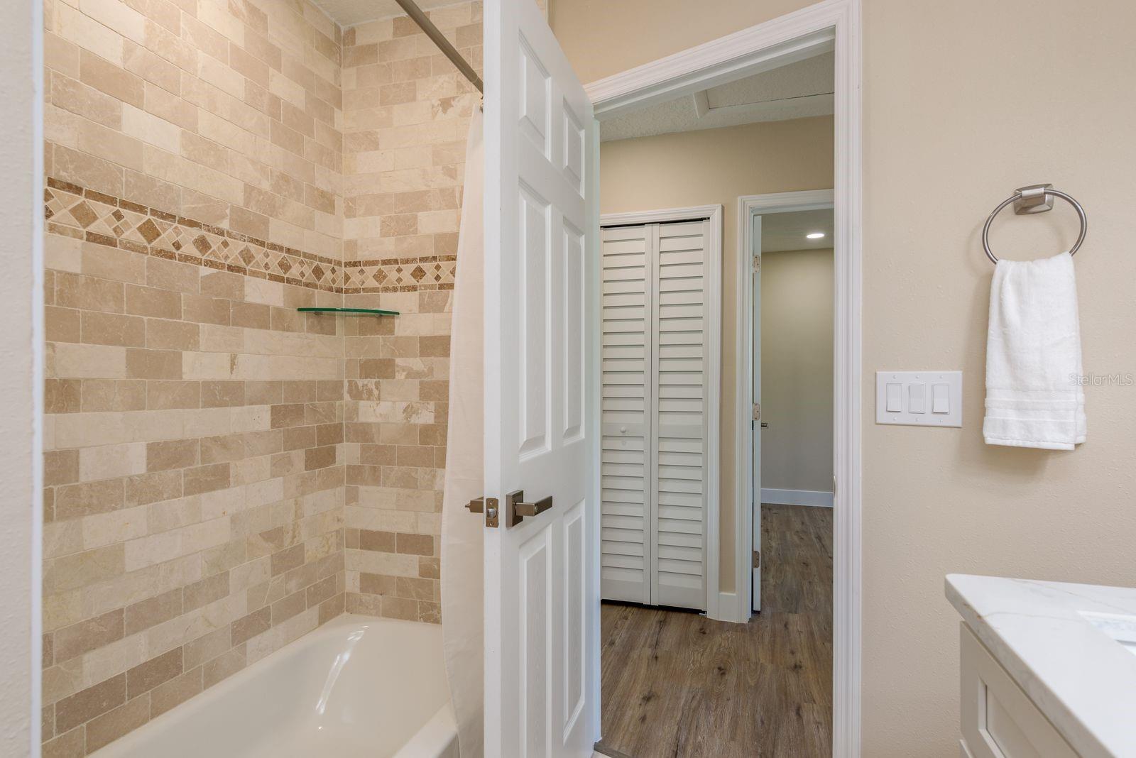 Image 23 of 36 For 2480 Del Rio Way