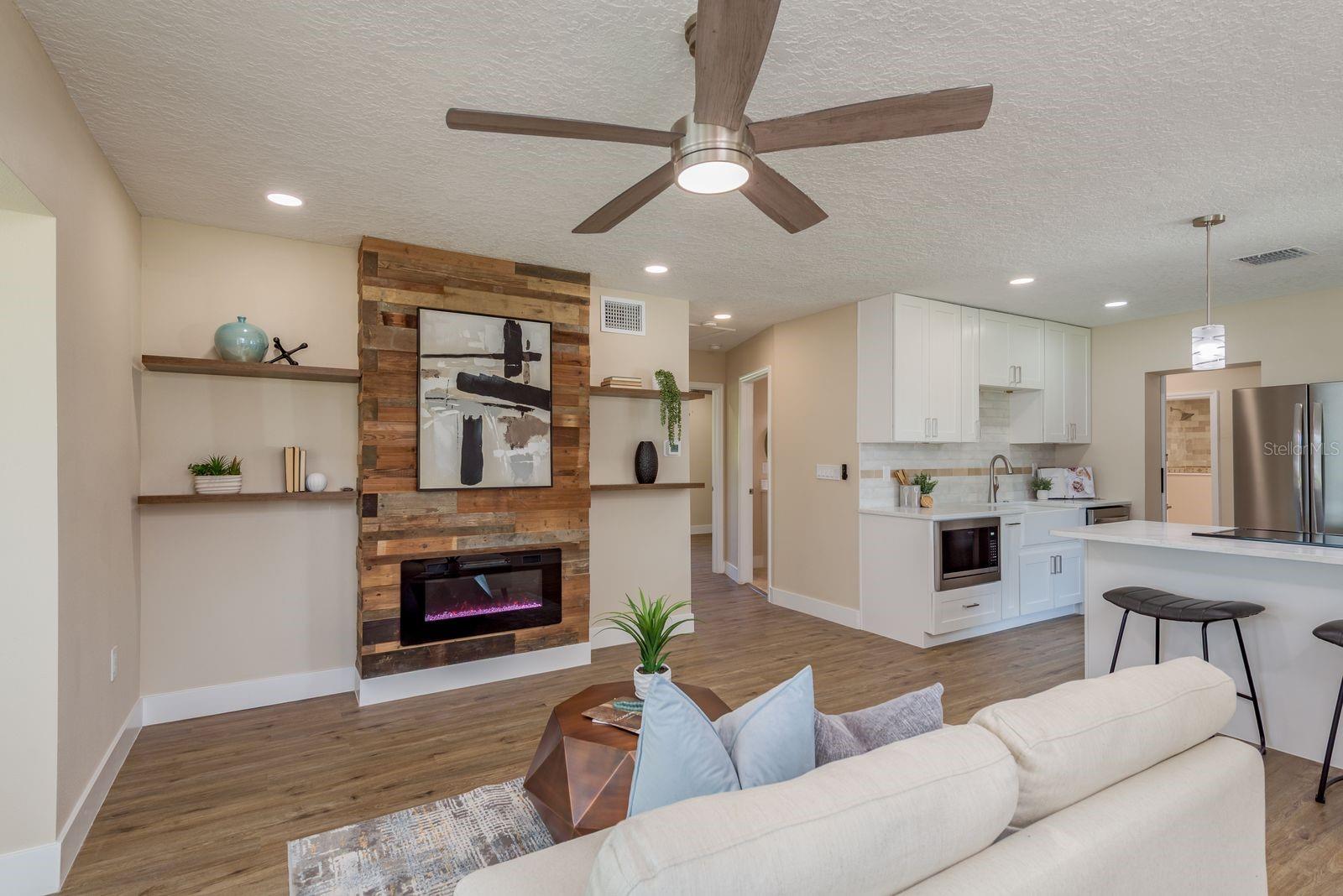 Image 7 of 36 For 2480 Del Rio Way