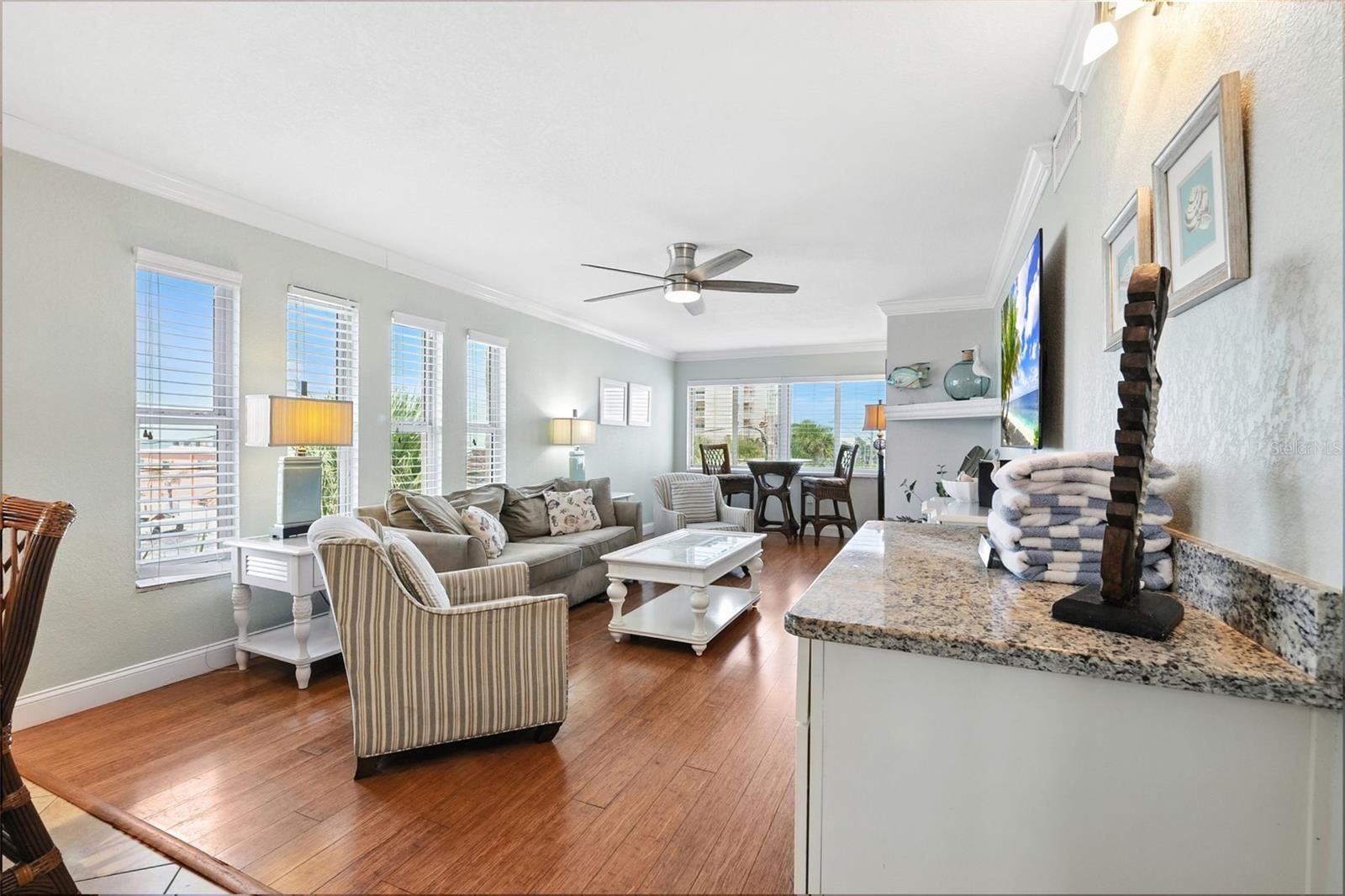 Image 11 of 40 For 10265 Gulf Boulevard A-301