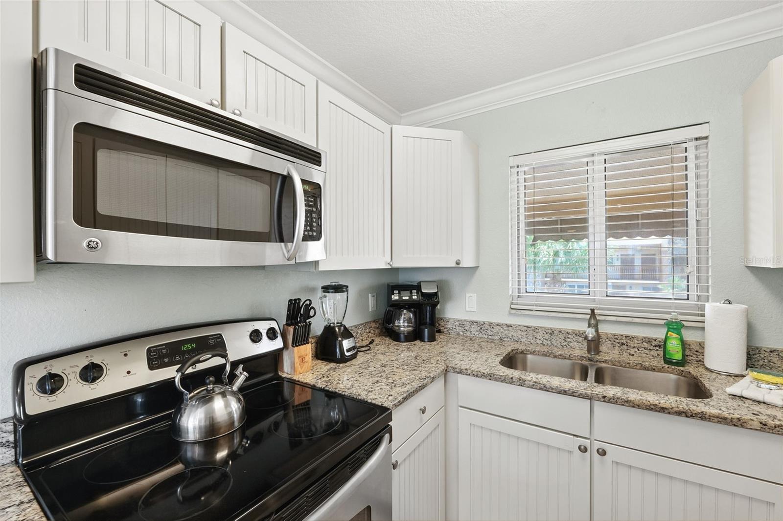 Image 17 of 40 For 10265 Gulf Boulevard A-301