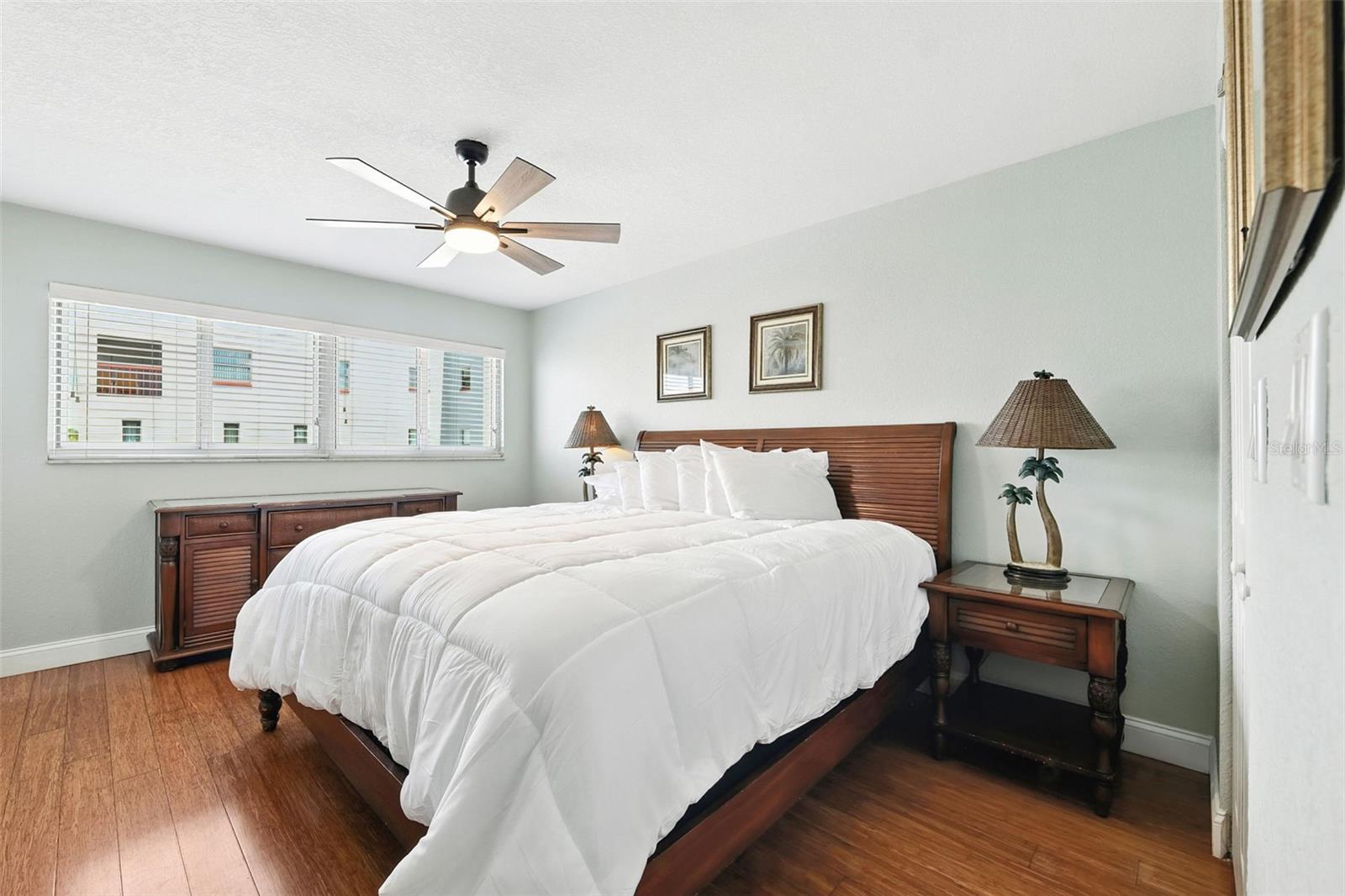 Image 22 of 40 For 10265 Gulf Boulevard A-301
