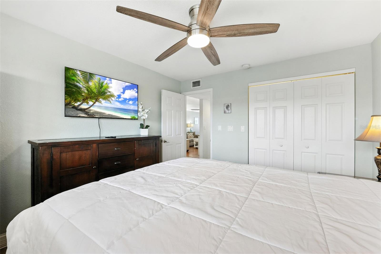 Image 26 of 40 For 10265 Gulf Boulevard A-301
