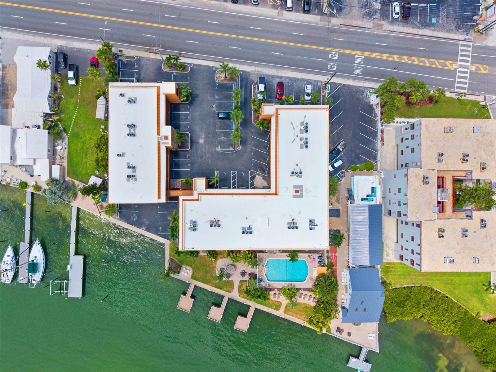 Image 38 of 40 For 10265 Gulf Boulevard A-301