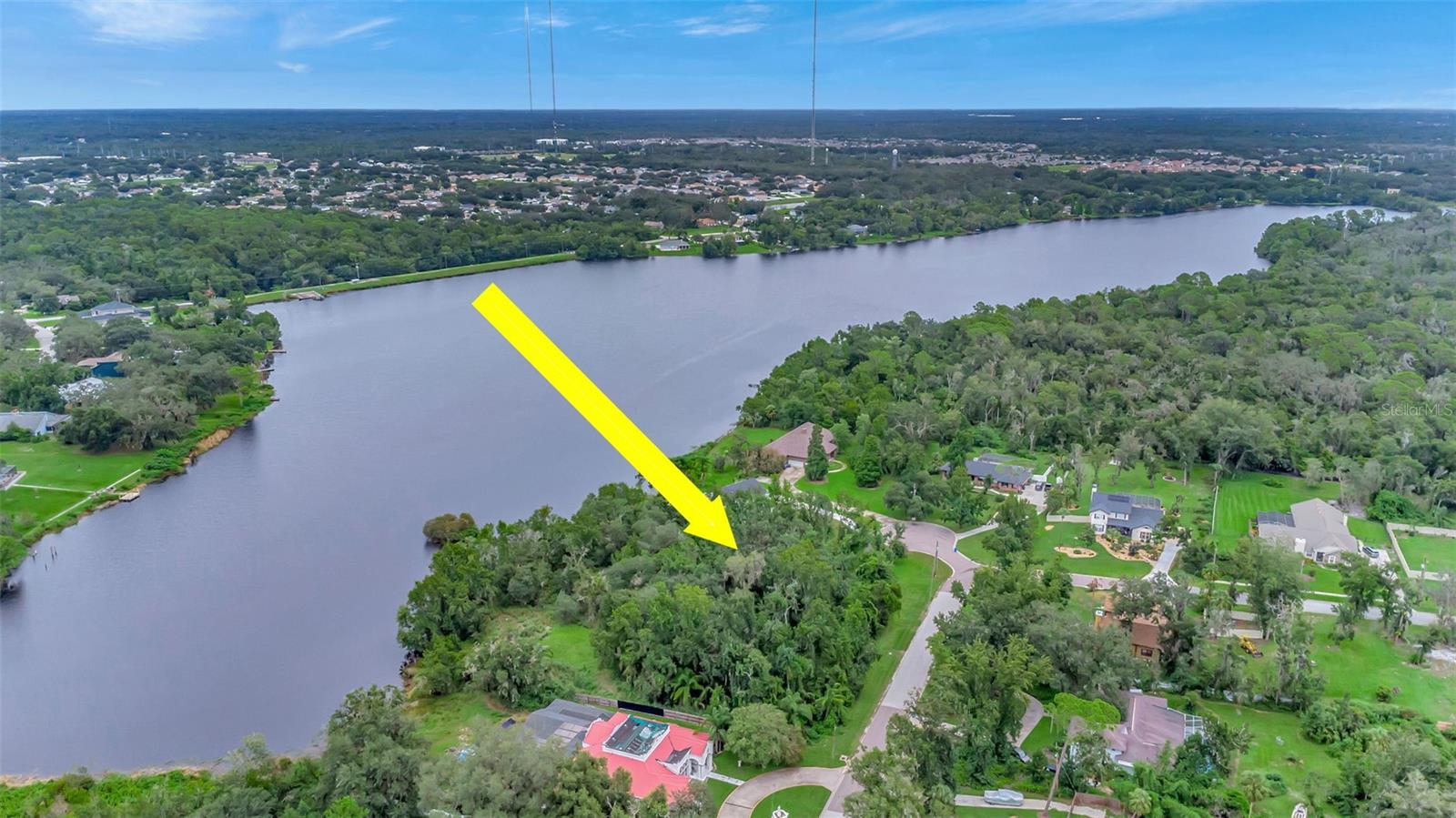 Listing photo id 9 for 12610 Lake Hills Drive