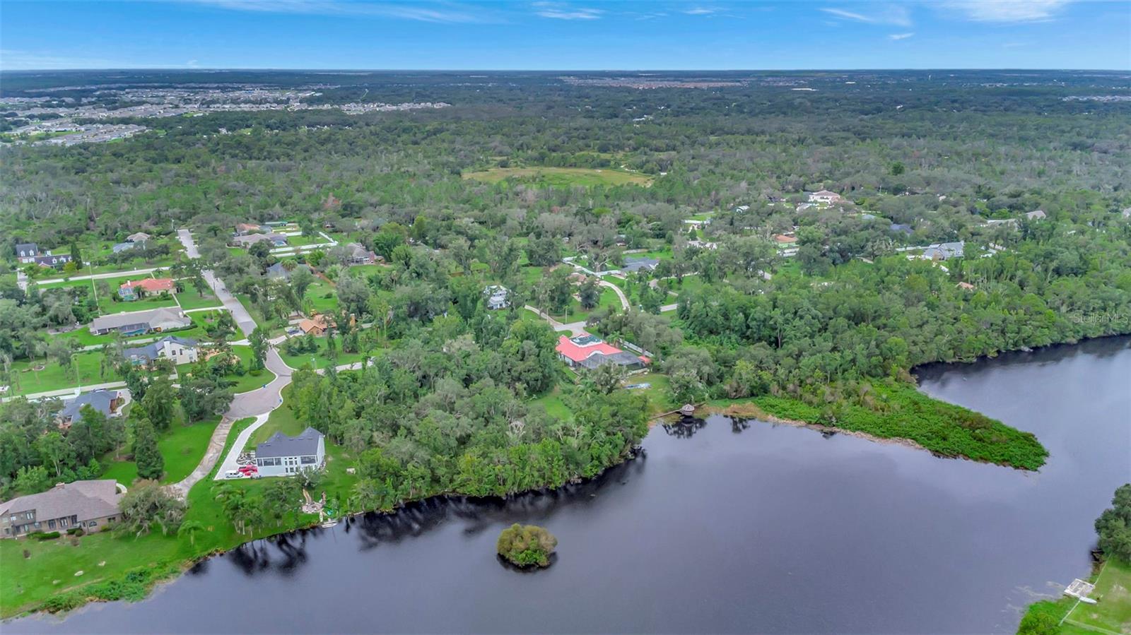 Listing photo id 2 for 12610 Lake Hills Drive