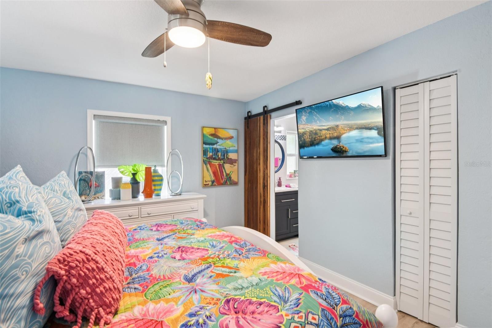 Image 18 of 56 For 7869 Causeway Boulevard S