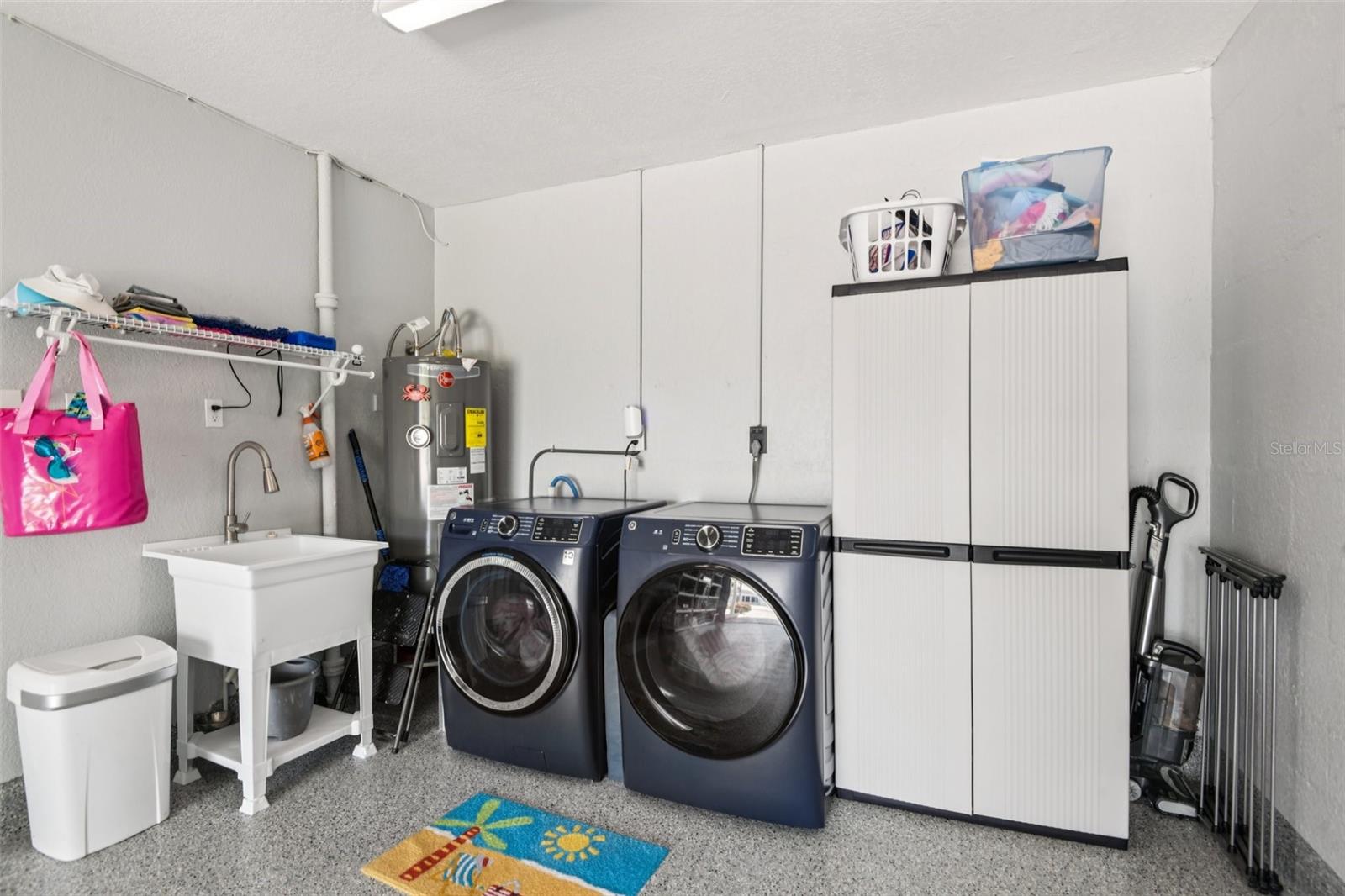 Image 34 of 56 For 7869 Causeway Boulevard S