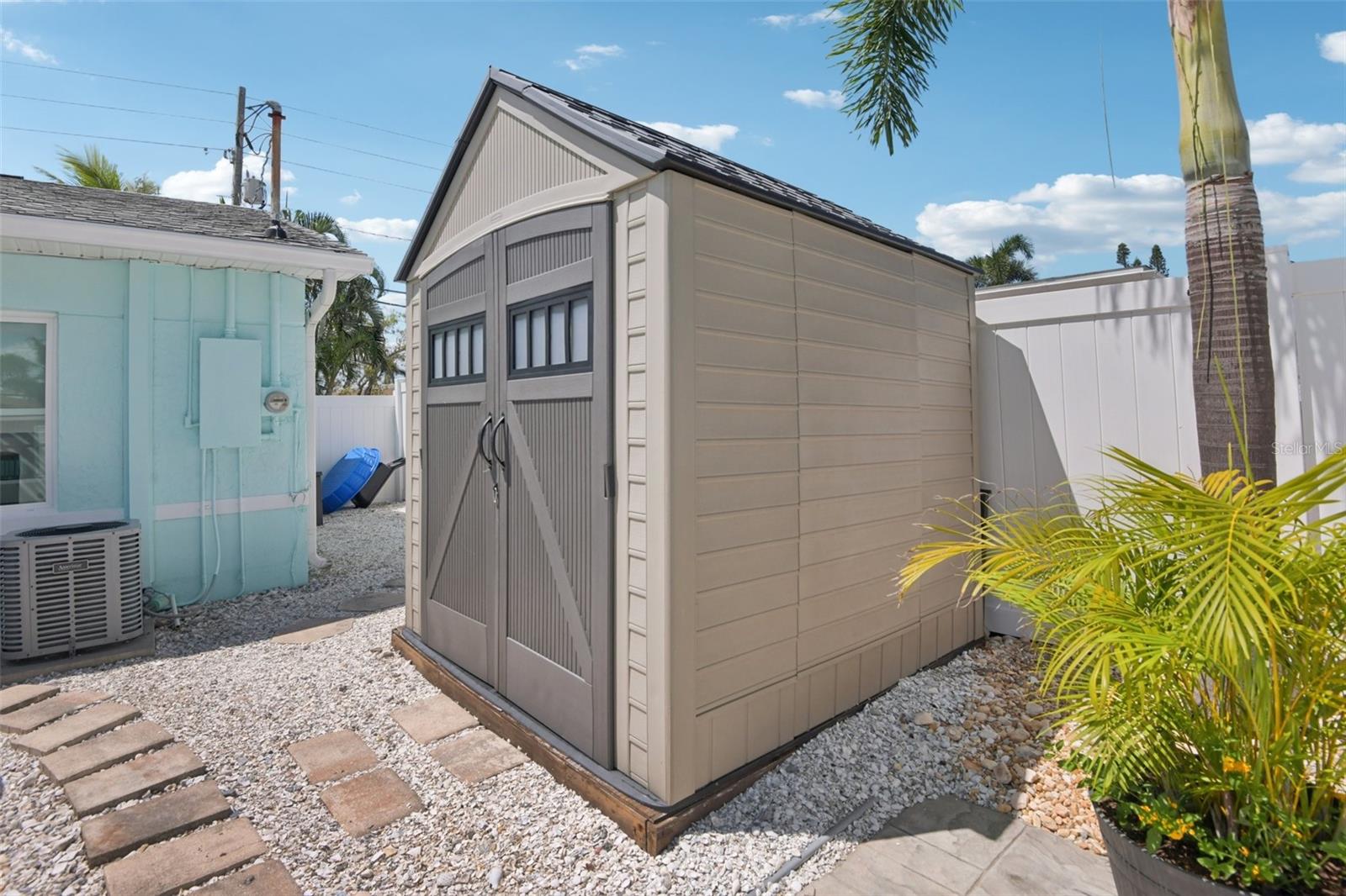 Image 36 of 56 For 7869 Causeway Boulevard S