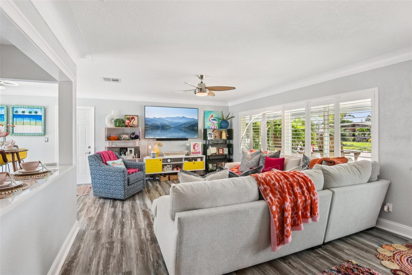 Image 4 of 56 For 7869 Causeway Boulevard S