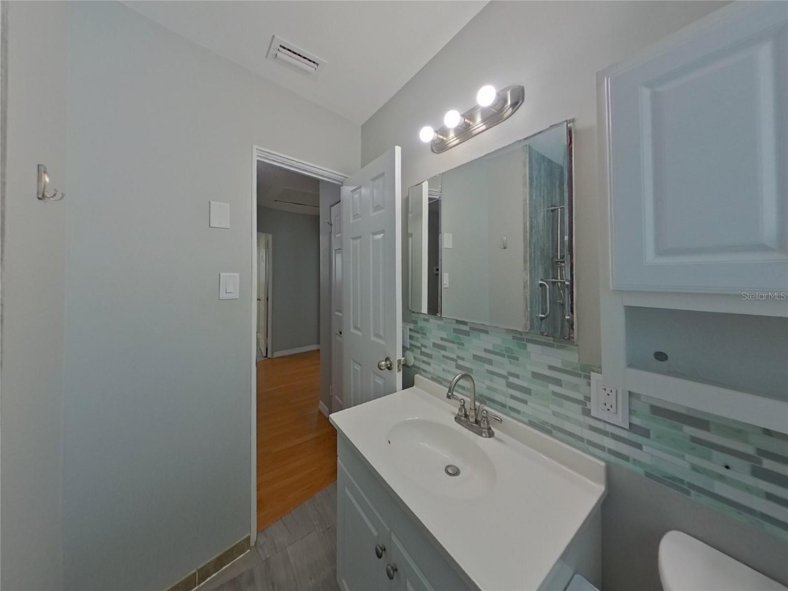 Image 11 of 15 For 5281 56th Avenue N