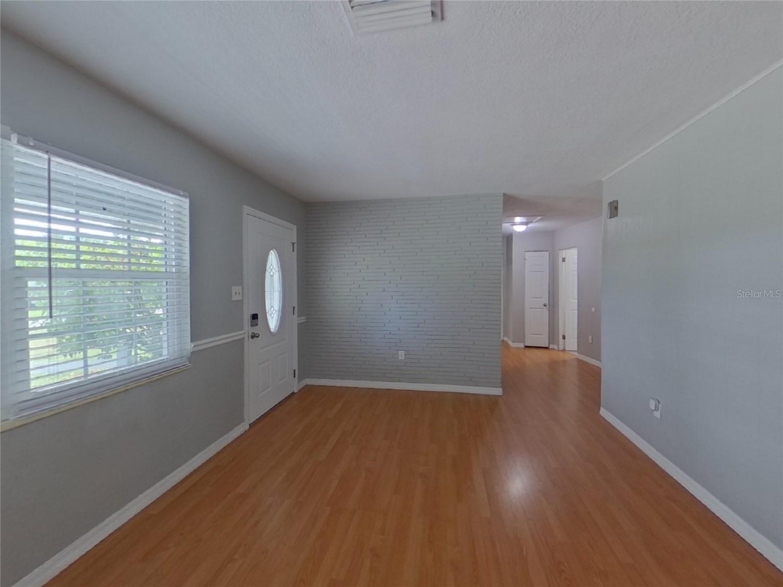 Image 4 of 15 For 5281 56th Avenue N