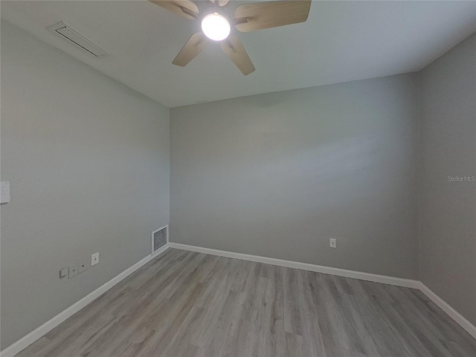 Image 7 of 15 For 5281 56th Avenue N