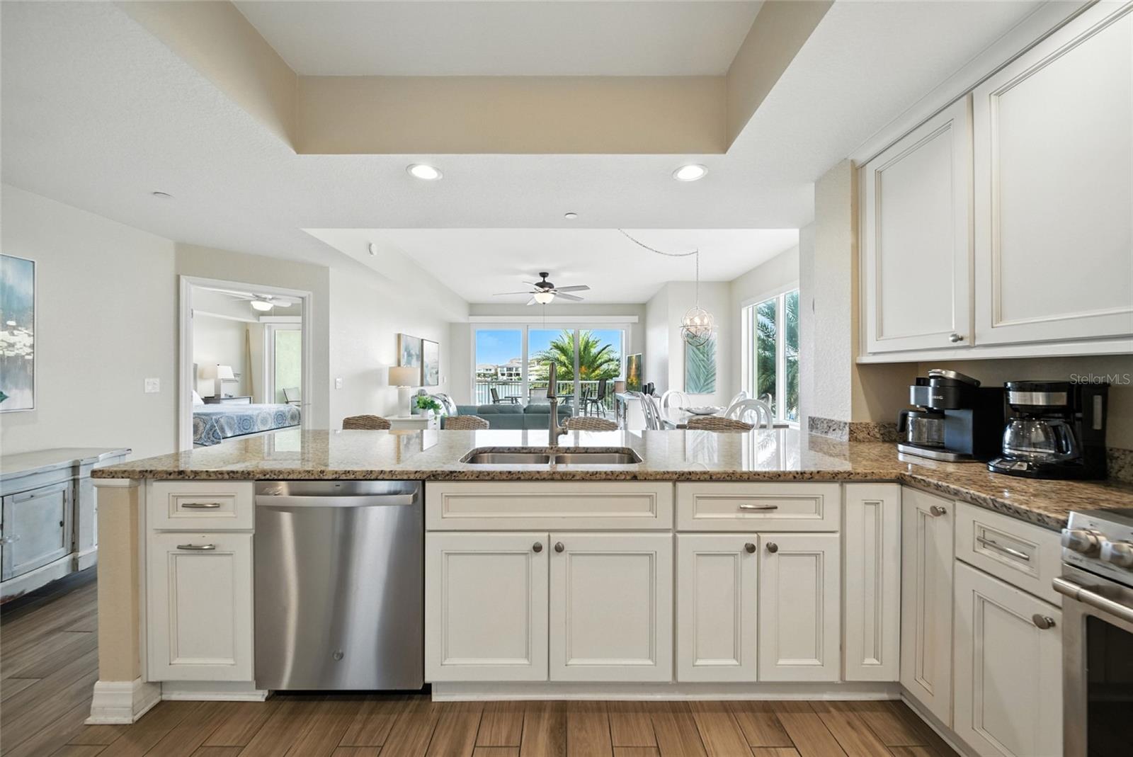 Image 10 of 41 For 706 Bayway Boulevard 203