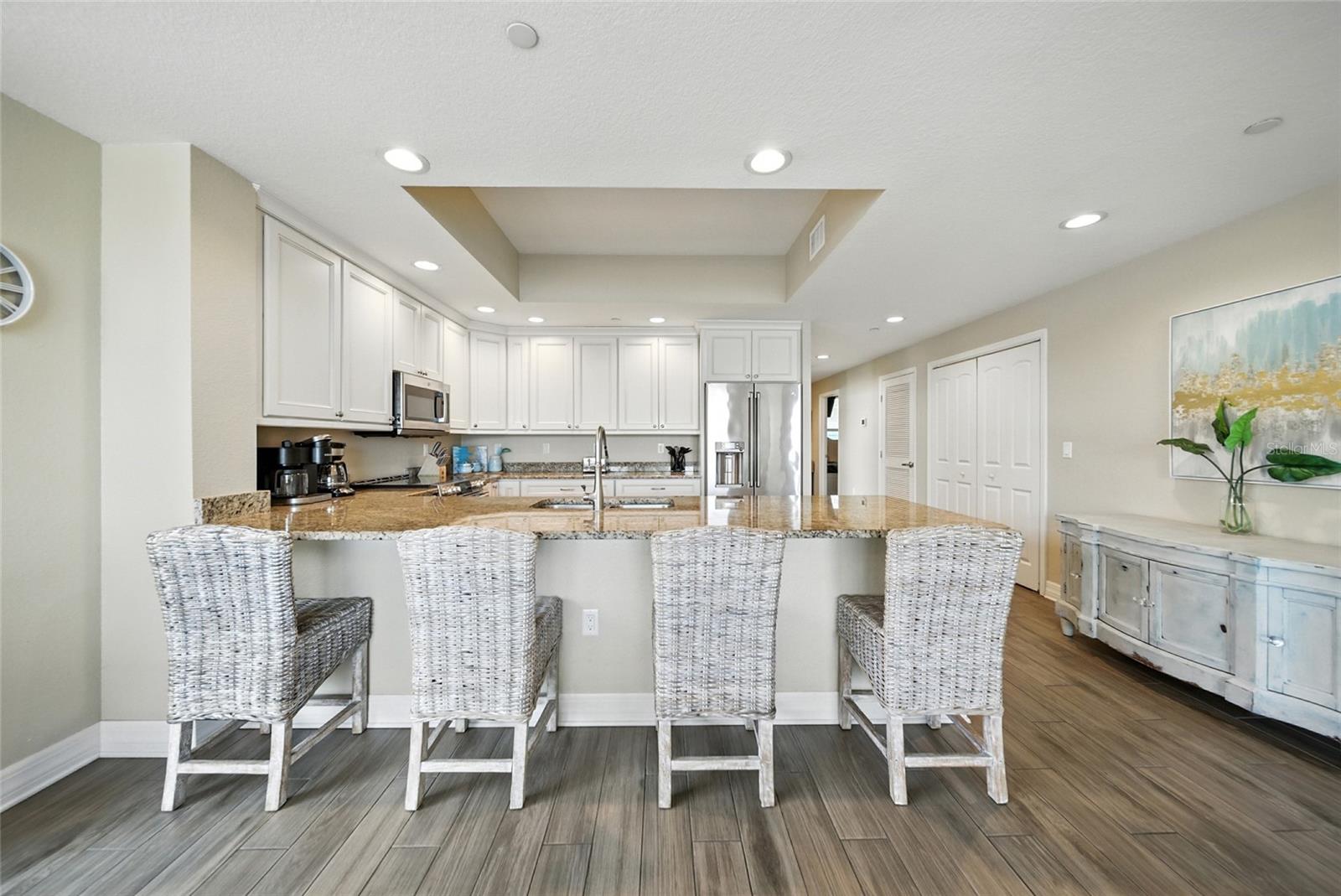 Image 11 of 41 For 706 Bayway Boulevard 203