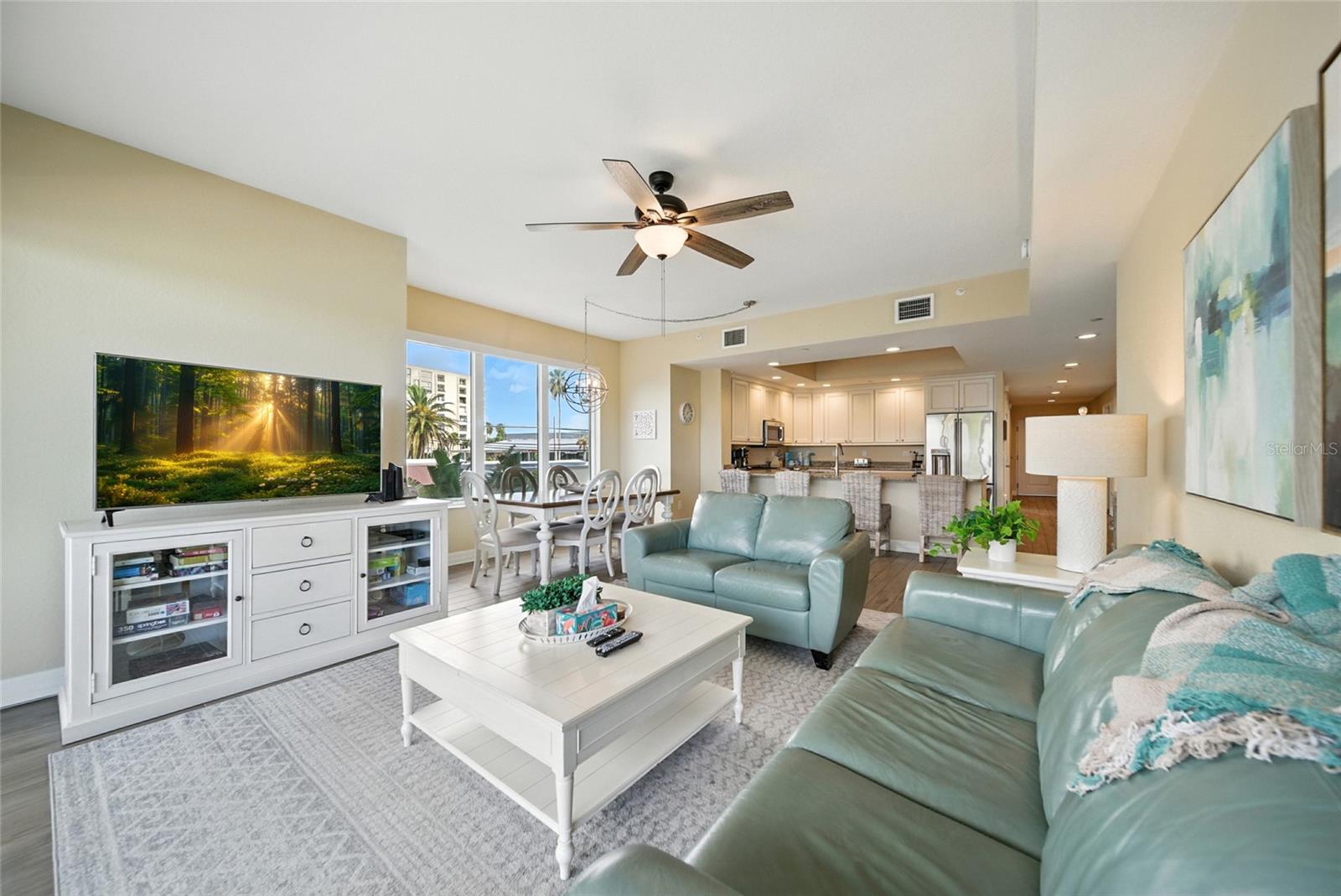 Image 14 of 41 For 706 Bayway Boulevard 203