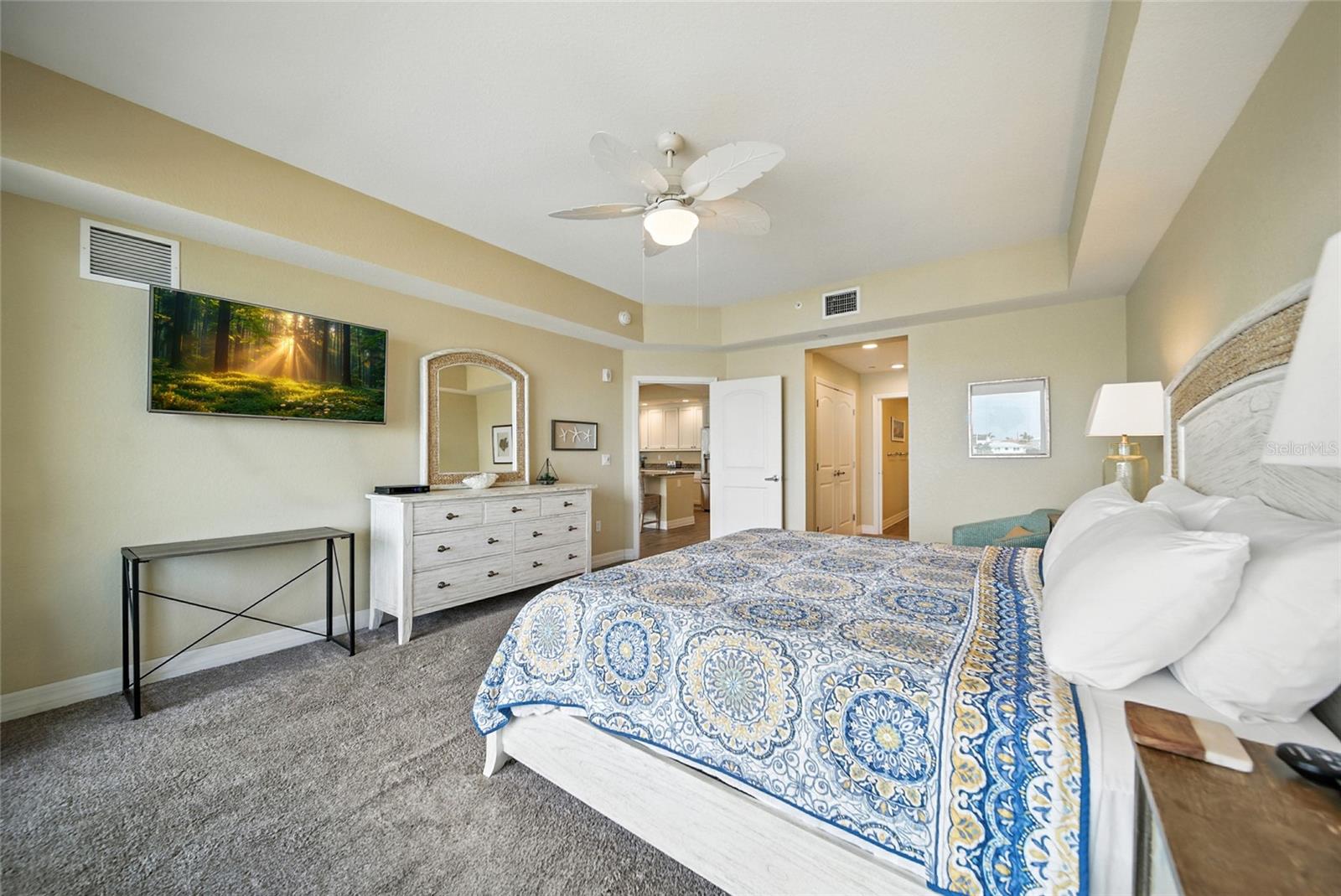 Image 17 of 41 For 706 Bayway Boulevard 203