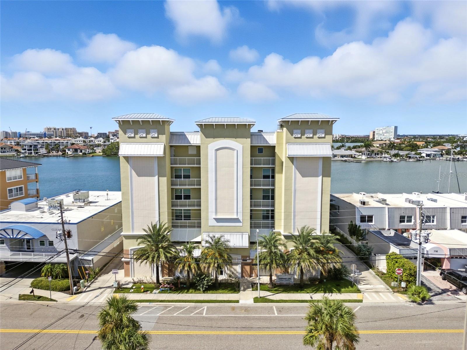Image 2 of 41 For 706 Bayway Boulevard 203