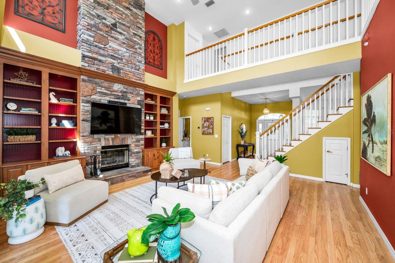 Listing photo id 13 for 8898 61st Street N