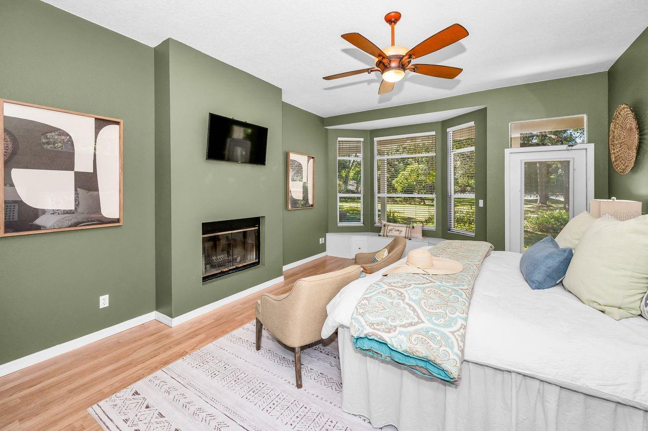 Listing photo id 27 for 8898 61st Street N