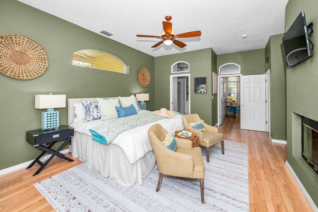 Listing photo id 28 for 8898 61st Street N