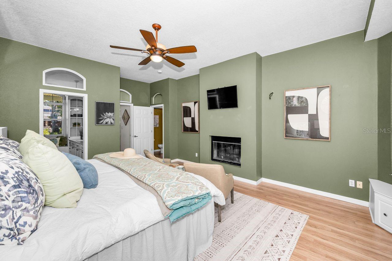 Listing photo id 29 for 8898 61st Street N