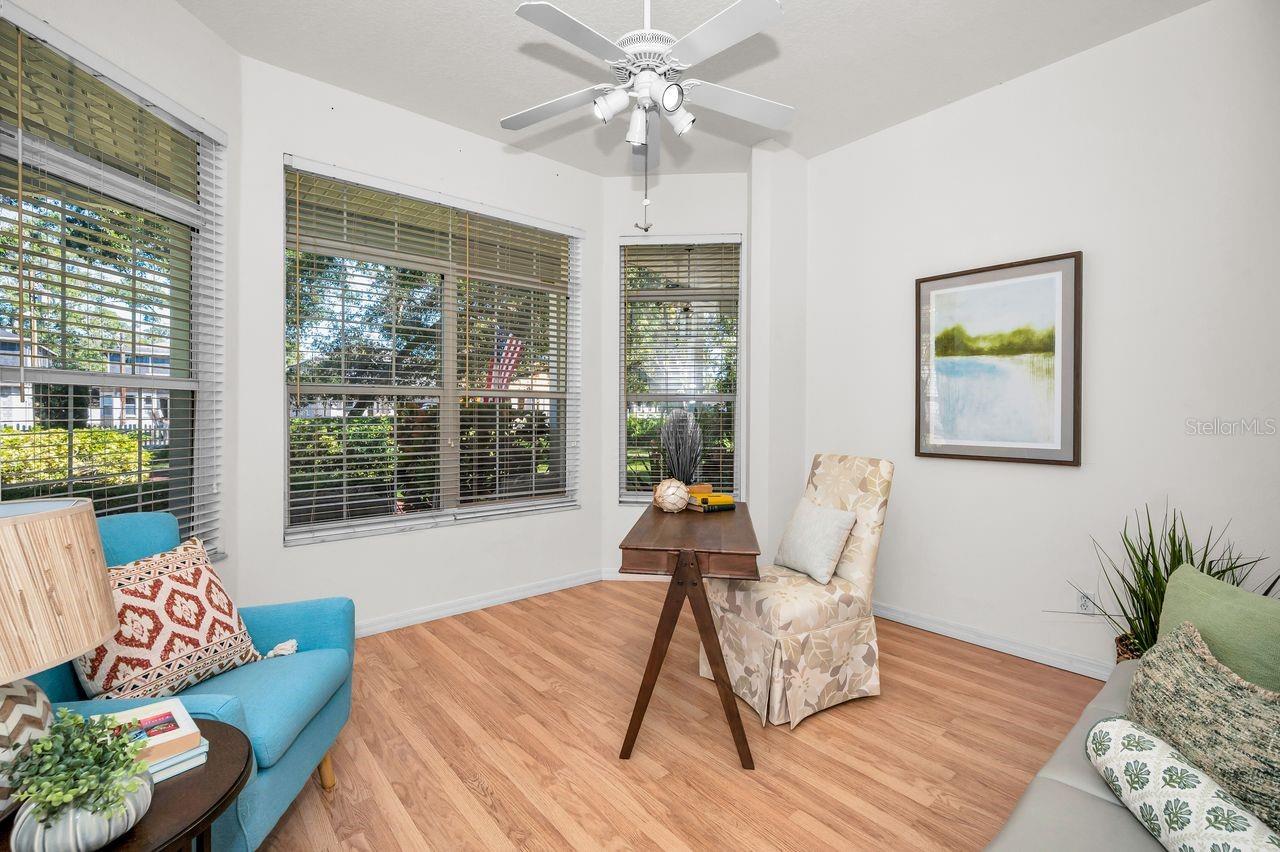 Listing photo id 30 for 8898 61st Street N