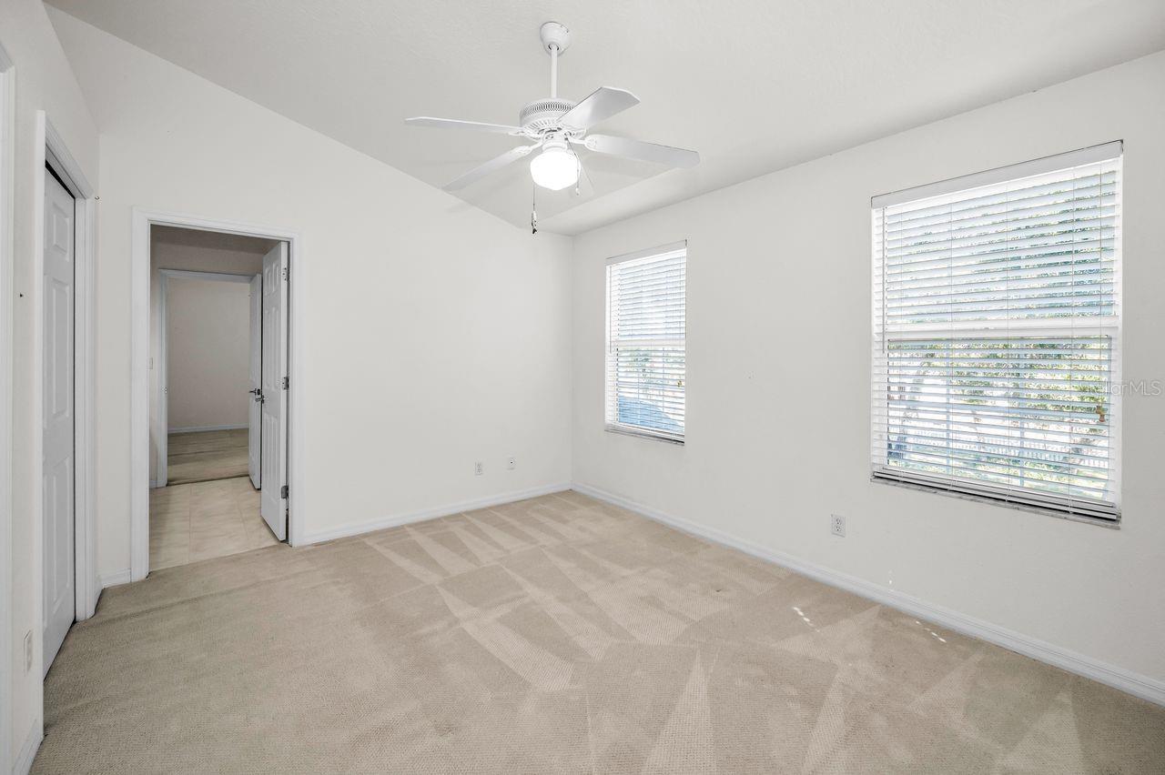 Listing photo id 42 for 8898 61st Street N