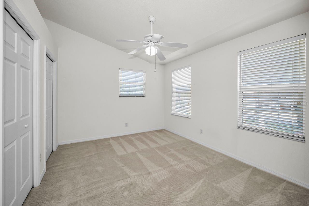 Listing photo id 46 for 8898 61st Street N