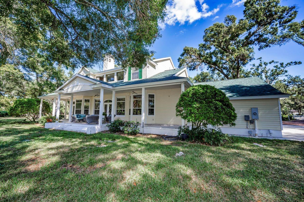 Listing photo id 53 for 8898 61st Street N