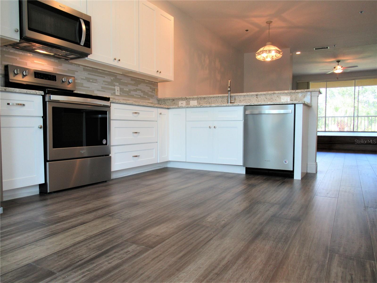 Image 10 of 30 For 1045 Pinellas Bayway S