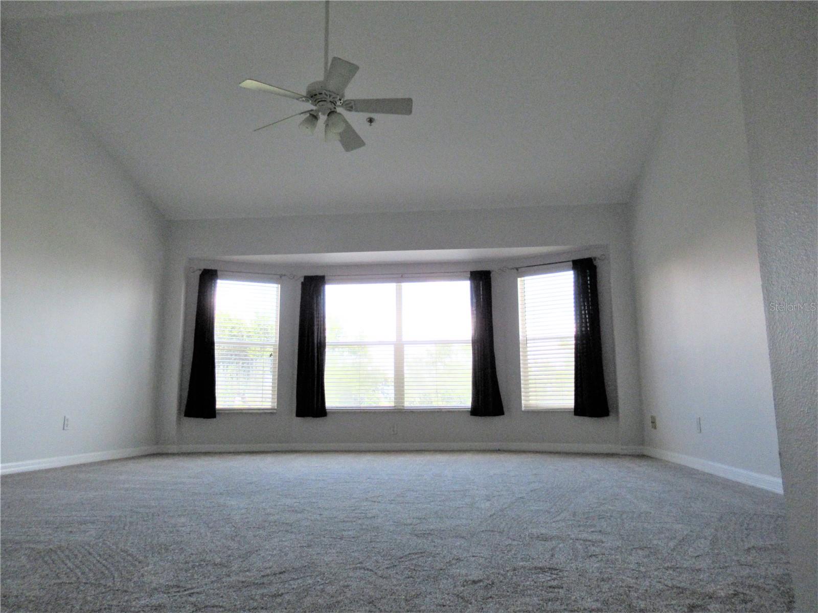 Image 17 of 30 For 1045 Pinellas Bayway S