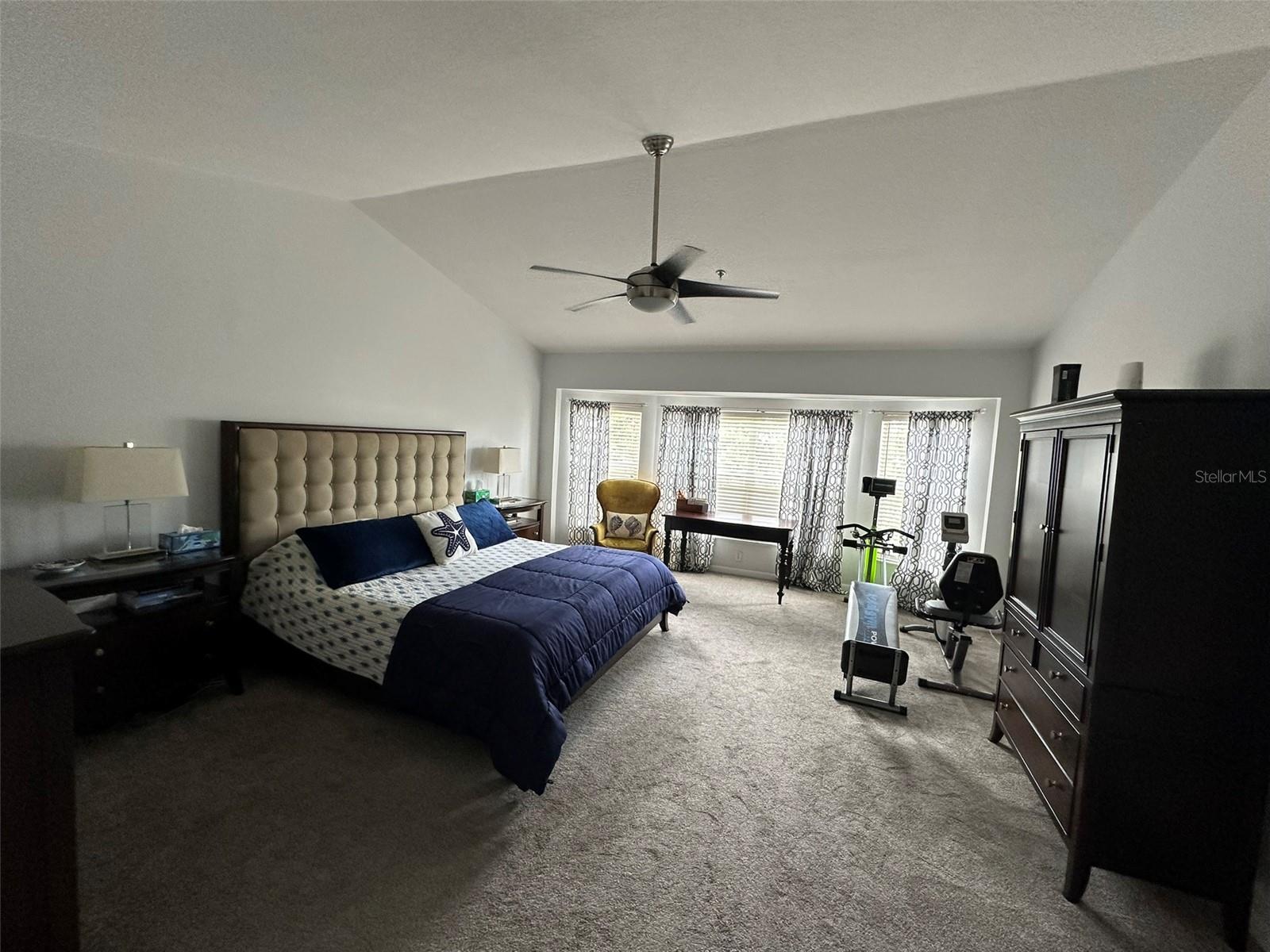 Image 18 of 30 For 1045 Pinellas Bayway S