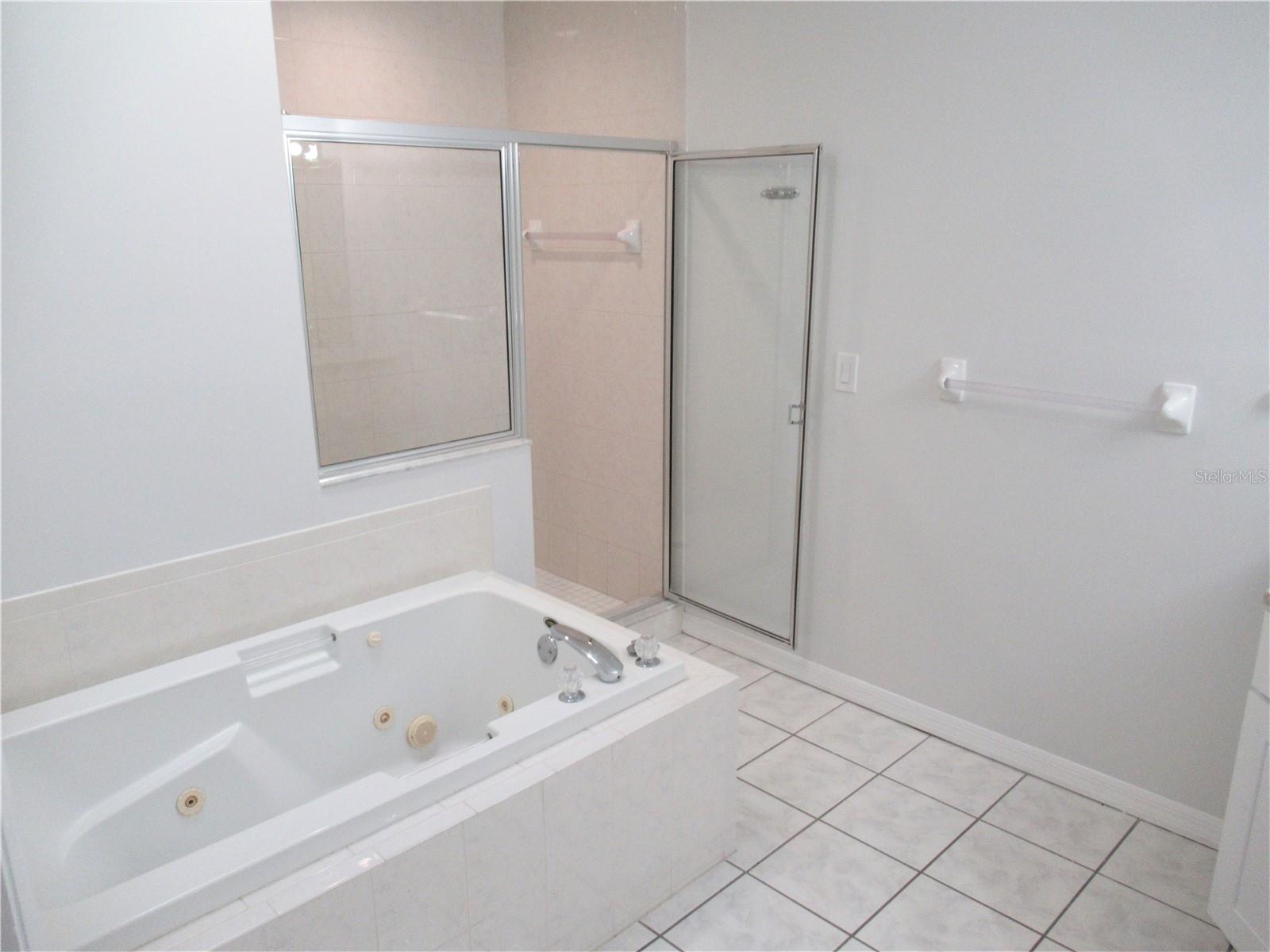 Image 21 of 30 For 1045 Pinellas Bayway S