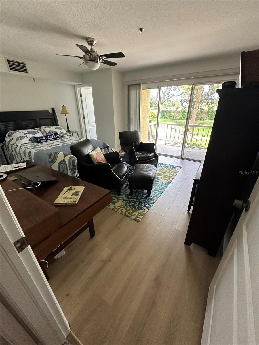 Image 27 of 30 For 1045 Pinellas Bayway S