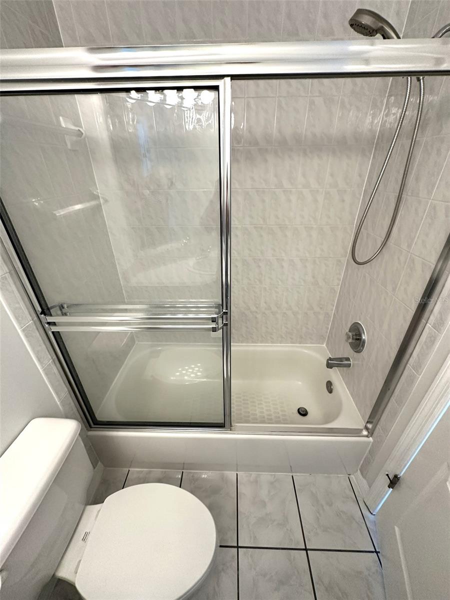 Image 31 of 39 For 1045 Pinellas Bayway S