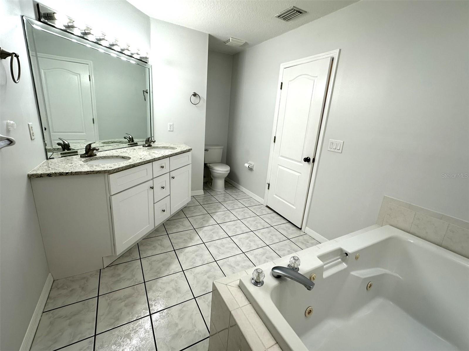 Image 33 of 39 For 1045 Pinellas Bayway S