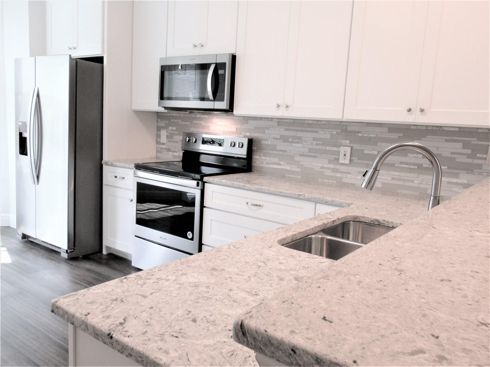 Image 8 of 30 For 1045 Pinellas Bayway S