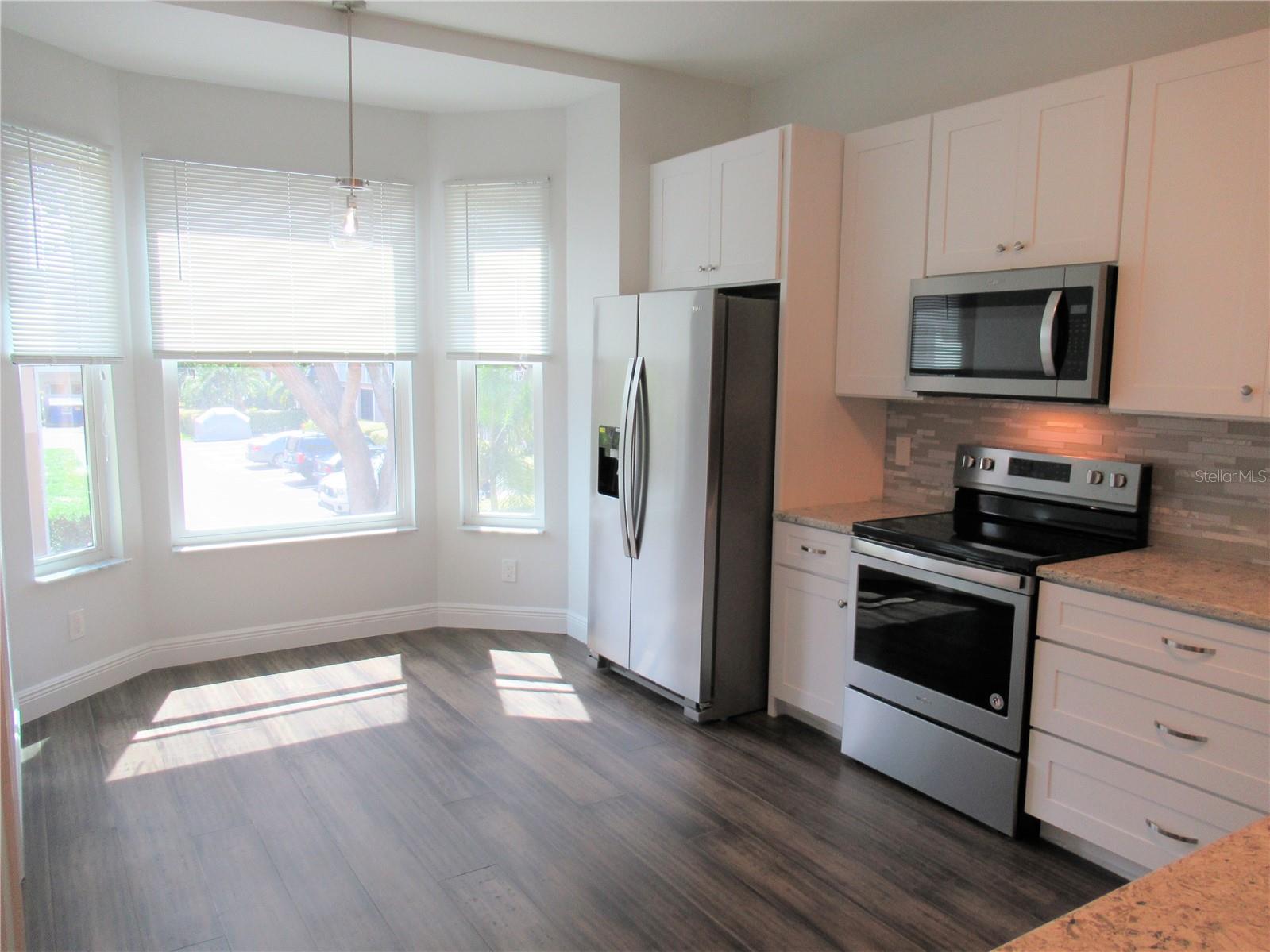 Image 9 of 30 For 1045 Pinellas Bayway S