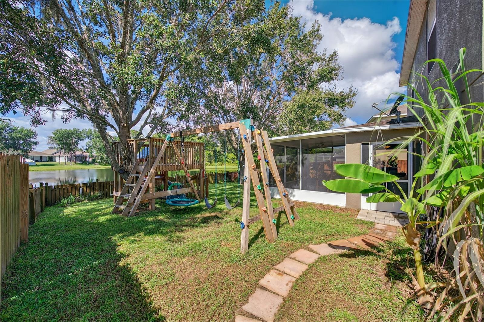 Image 13 of 75 For 12543 Chenwood Avenue