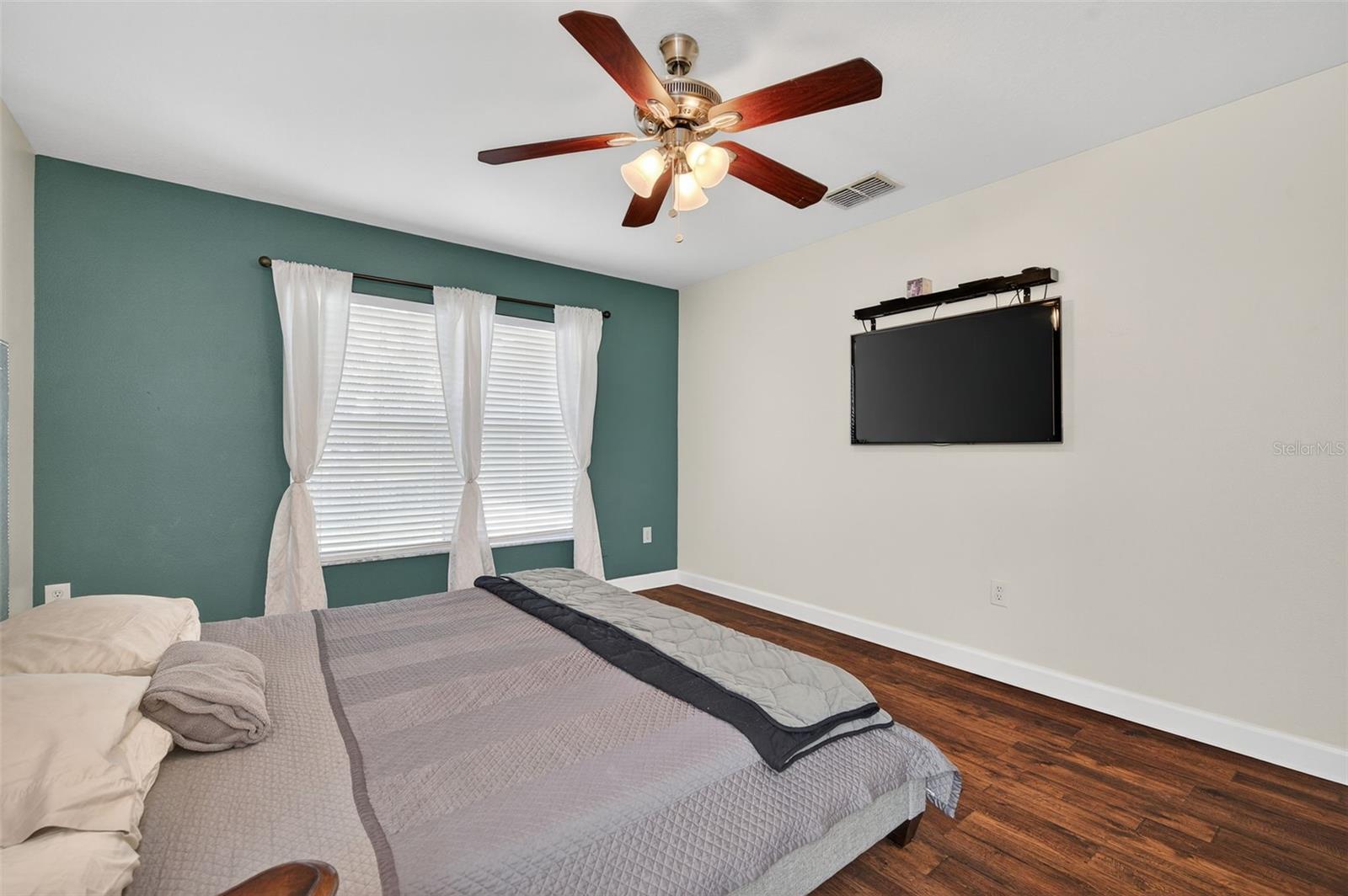 Image 31 of 75 For 12543 Chenwood Avenue