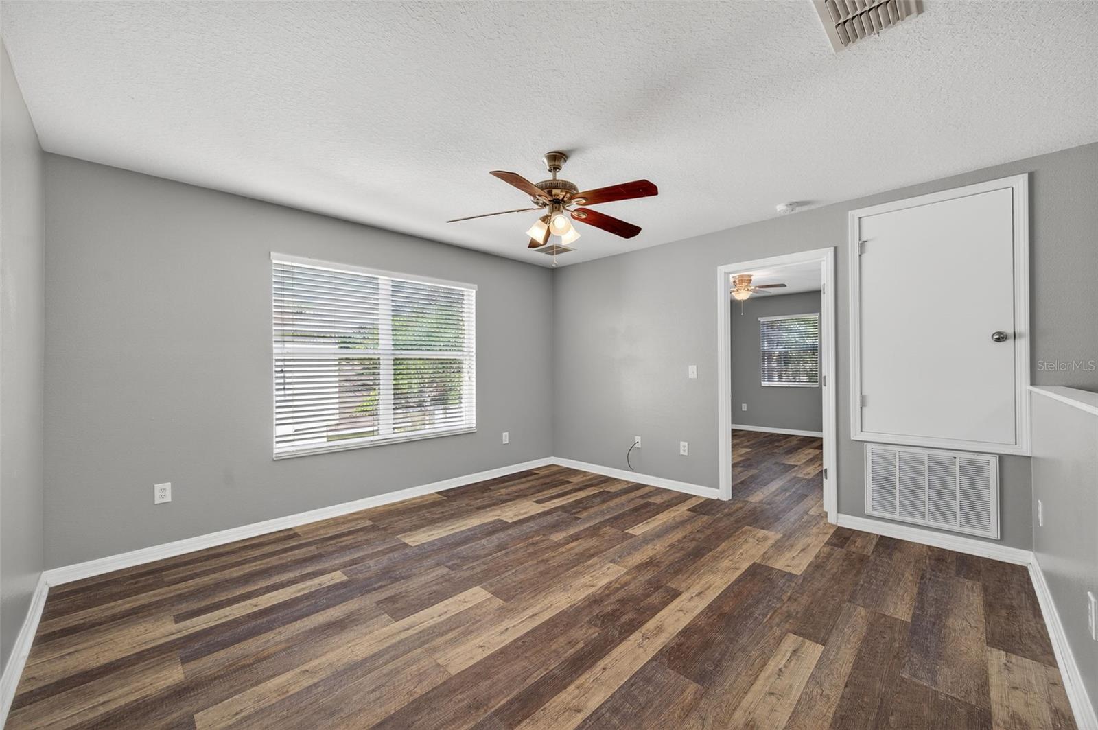 Image 37 of 75 For 12543 Chenwood Avenue
