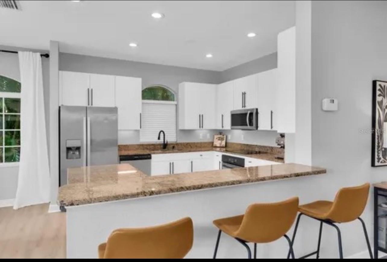 Image 3 of 21 For 6323 Vista Verde Drive E