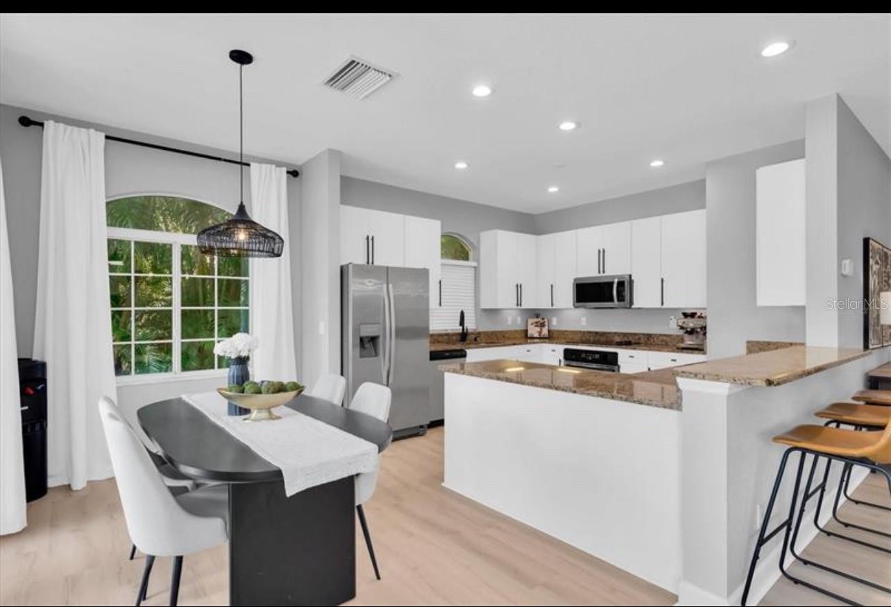 Image 4 of 21 For 6323 Vista Verde Drive E