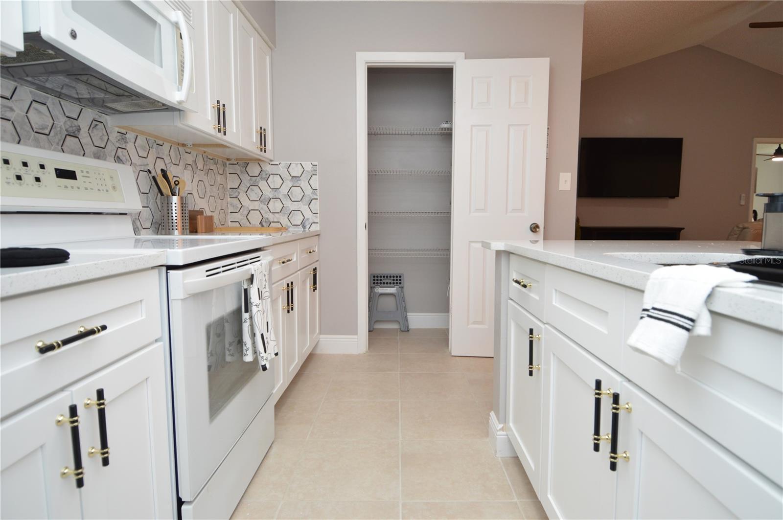 Image 11 of 100 For 8746 Mallard Reserve Drive 204