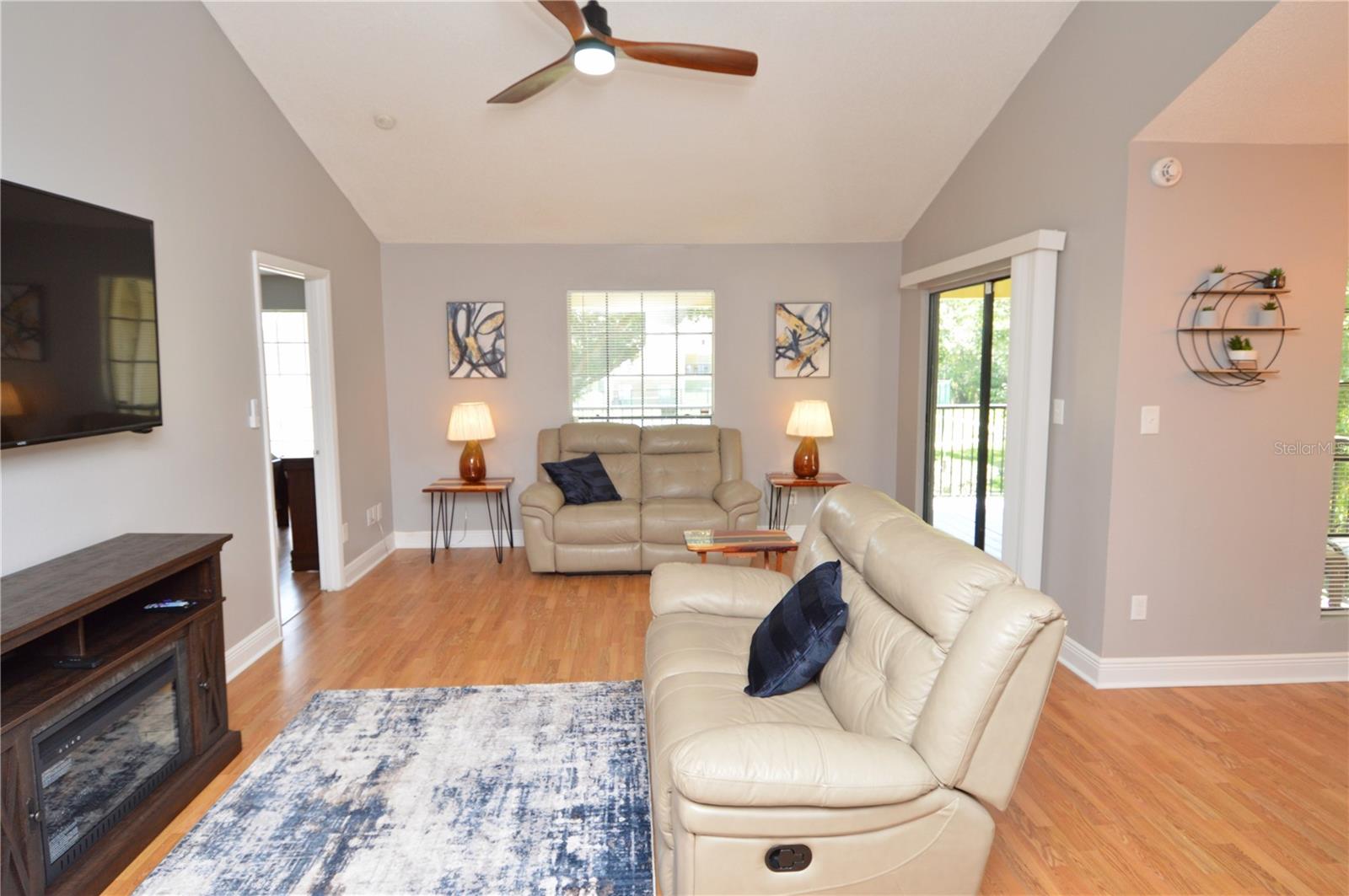 Image 17 of 100 For 8746 Mallard Reserve Drive 204