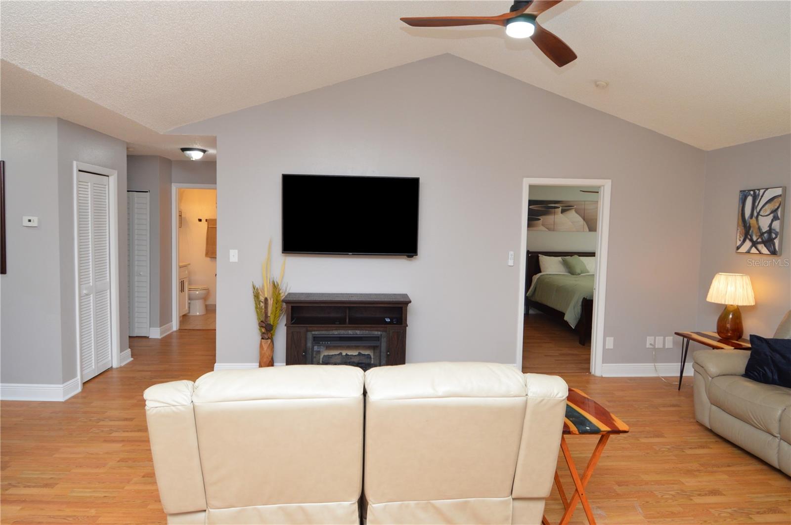 Image 19 of 100 For 8746 Mallard Reserve Drive 204