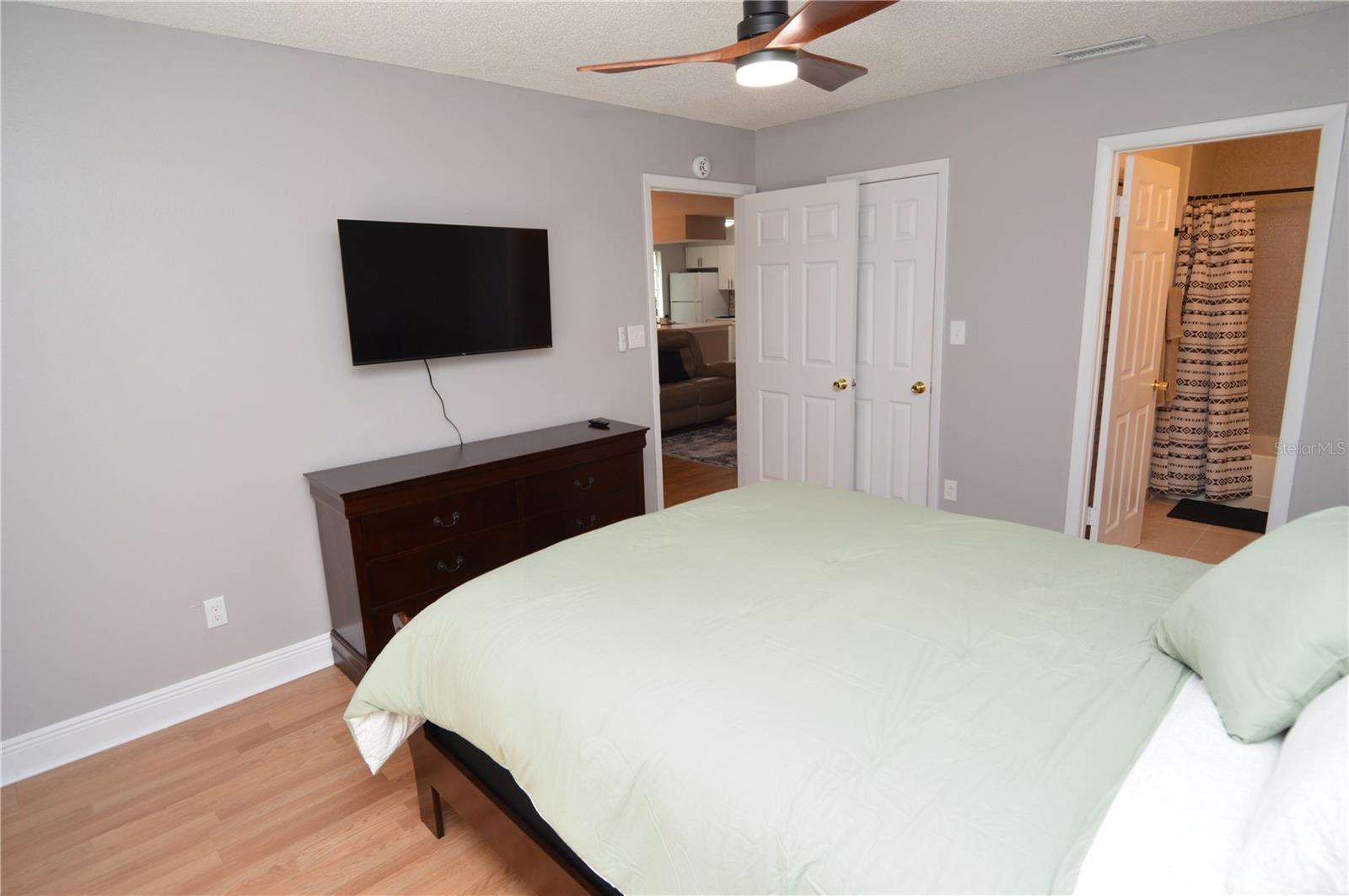 Image 32 of 100 For 8746 Mallard Reserve Drive 204