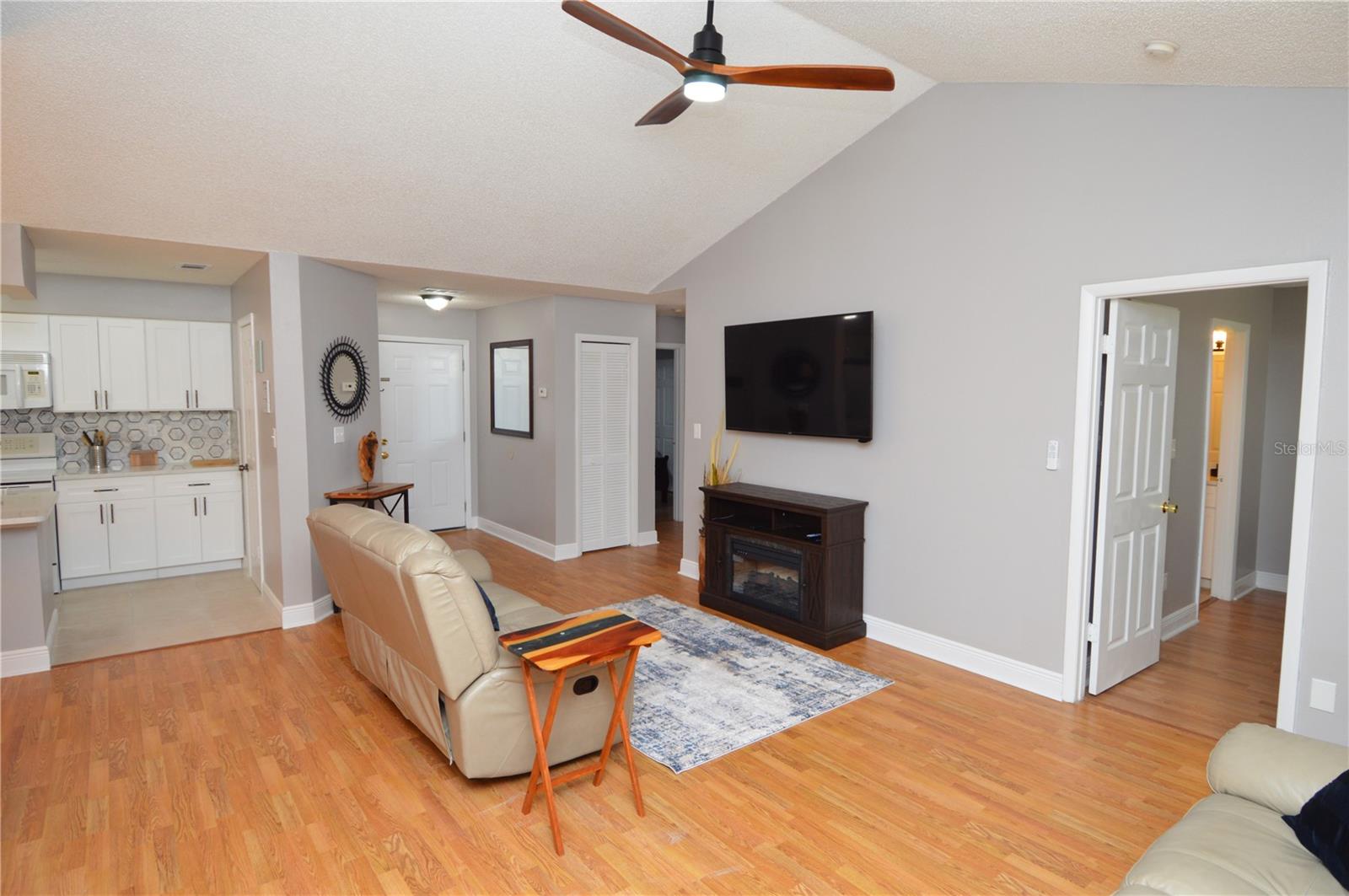 Image 34 of 100 For 8746 Mallard Reserve Drive 204