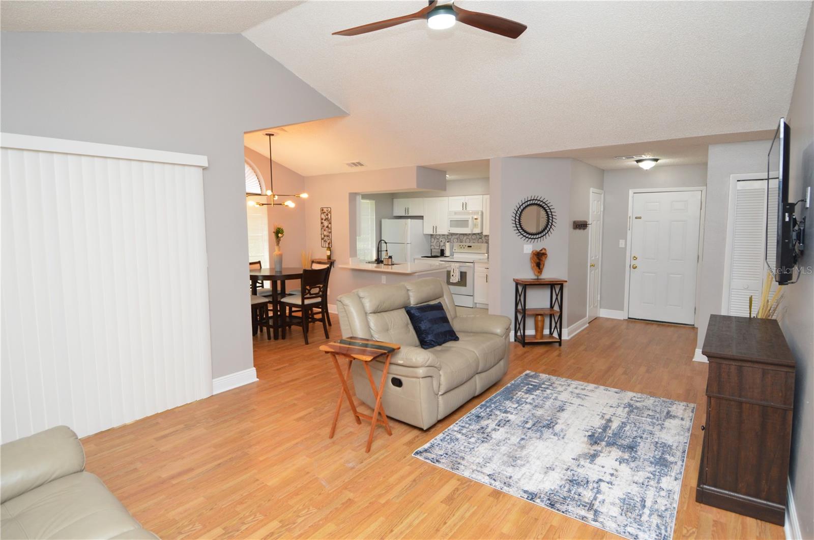 Image 5 of 100 For 8746 Mallard Reserve Drive 204