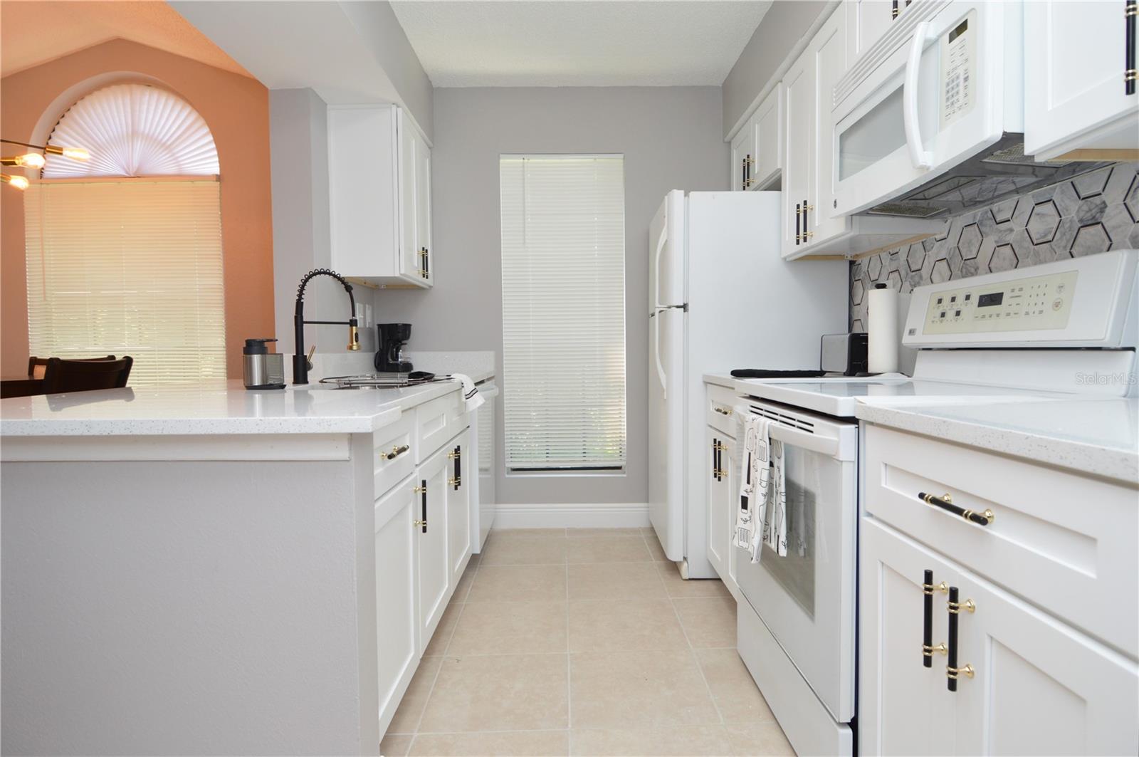 Image 9 of 100 For 8746 Mallard Reserve Drive 204